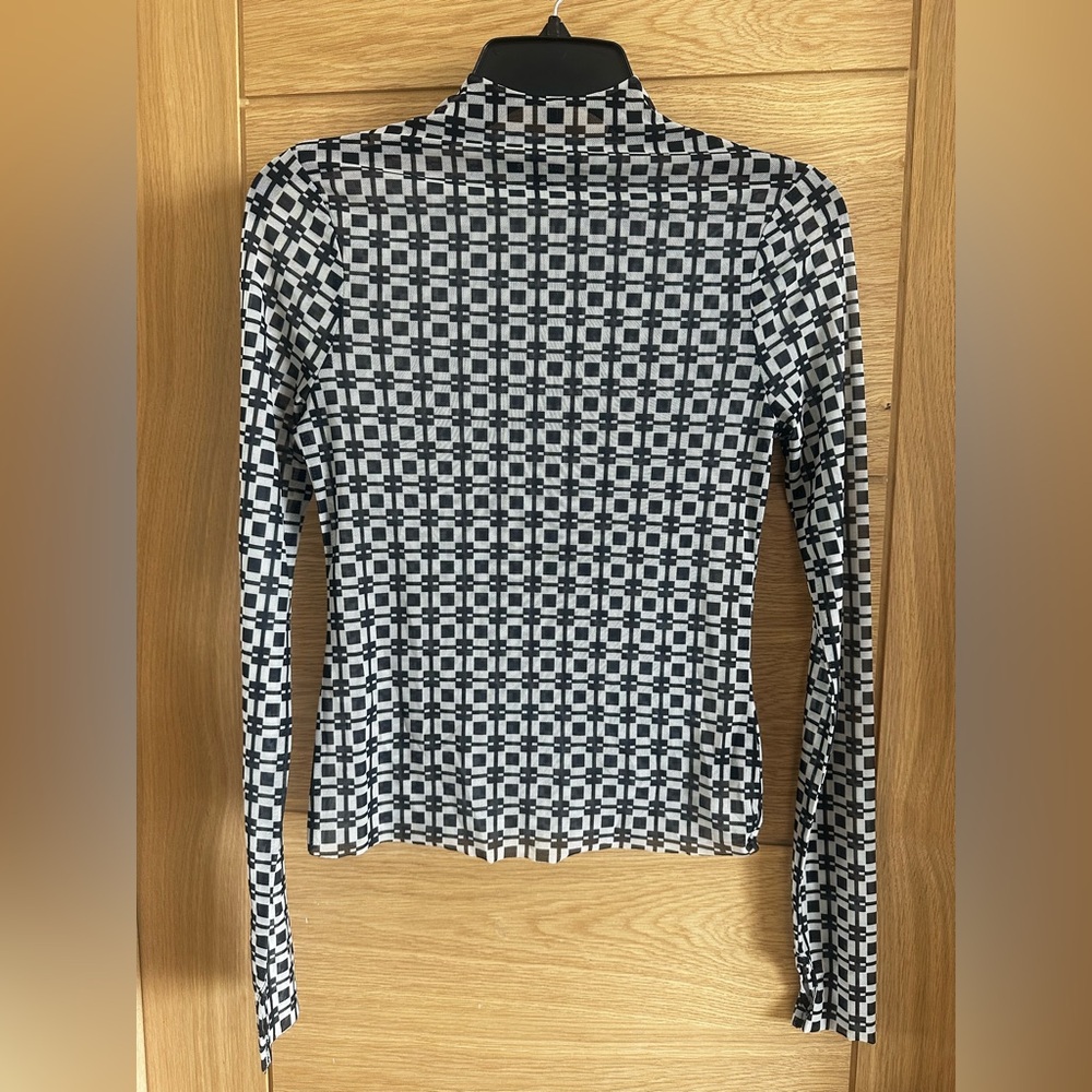 Black and White Geometric Women's Top